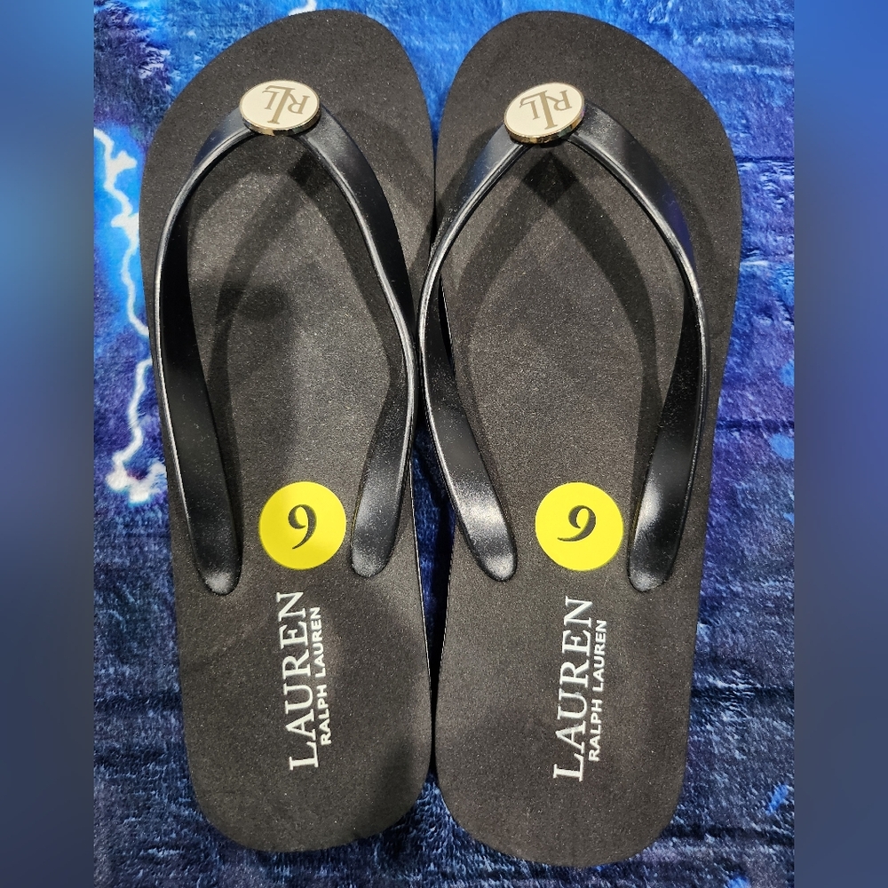 526. NWOT Lauren Ralph Lauren Black Flip Flops